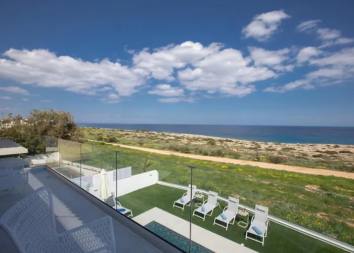 Artizan Seafront 5 *