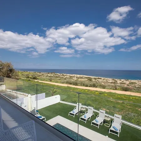 Artizan Seafront 5 *