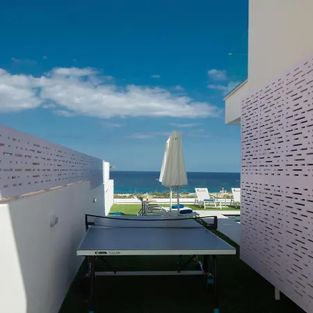 Artizan Seafront 5 Villa *
