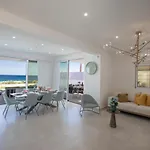 Artizan Seafront 5 *