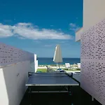 Artizan Seafront 5 Willa *